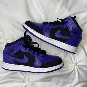Black/purple Air Jordan Mids